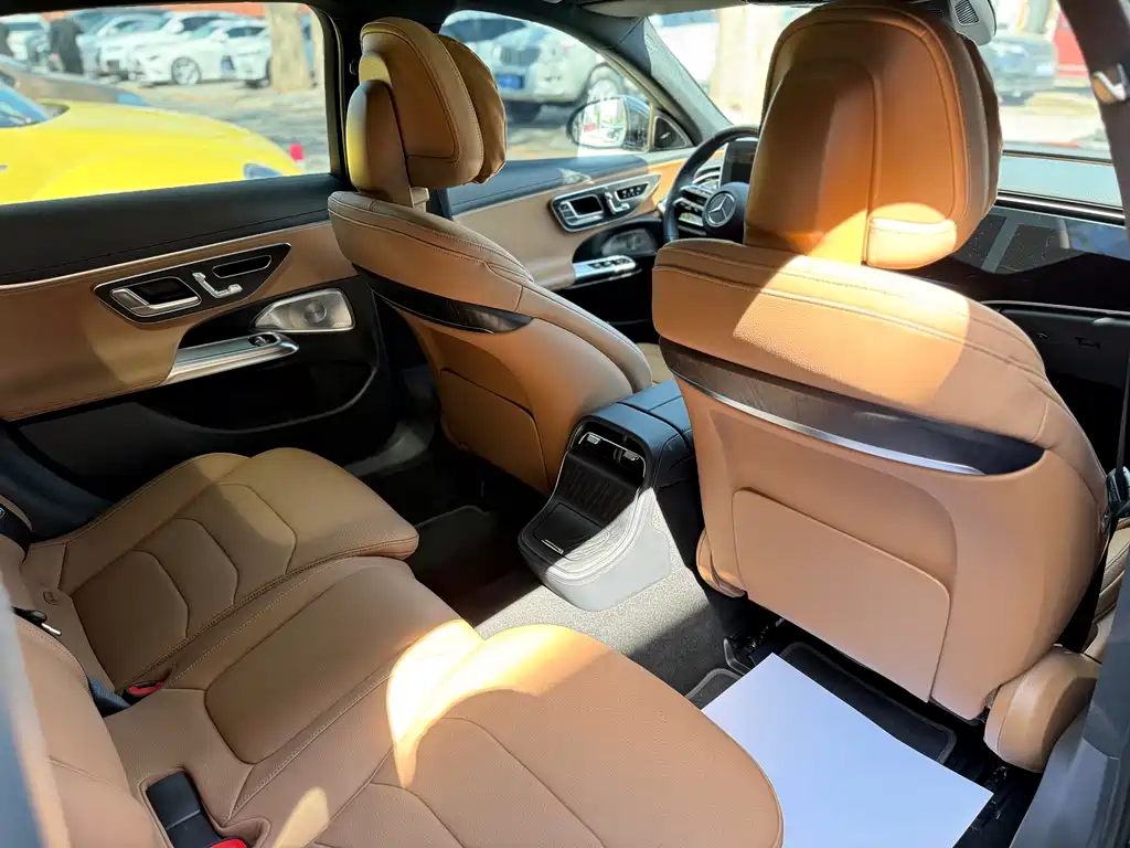 Mercedes-Benz E-Class 2024 — фото 14