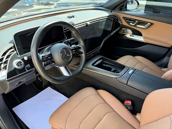 Mercedes-Benz E-Class 2024