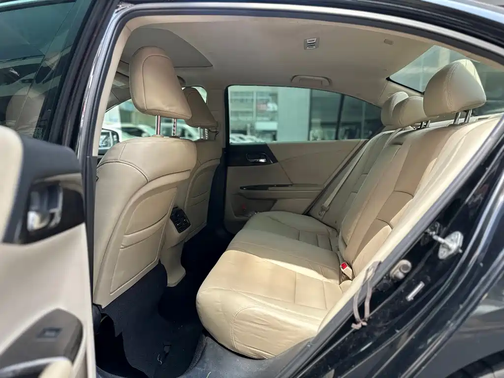 Honda Accord 2015 — фото 6
