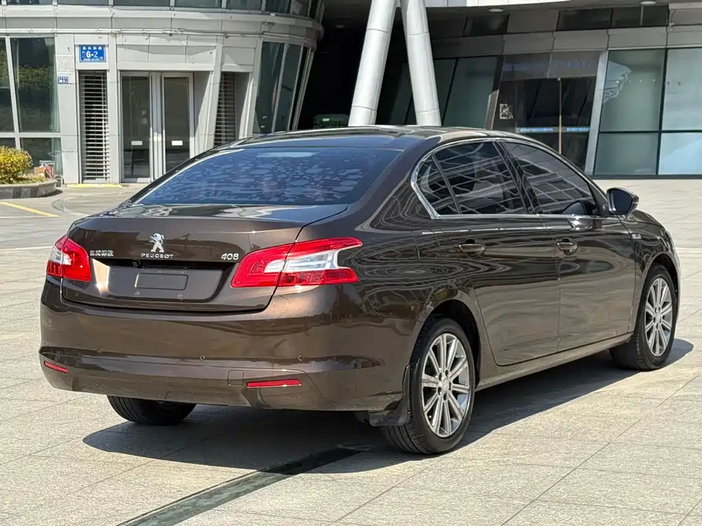 Peugeot 408 2017 — фото 4