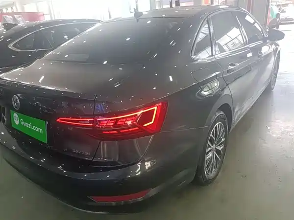 Volkswagen Sagitar 2021