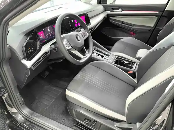 Volkswagen Golf 2023