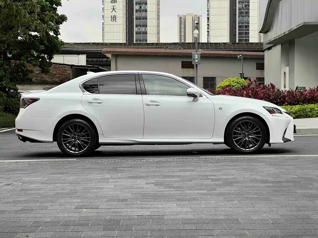 Lexus GS 2017 — фото 9