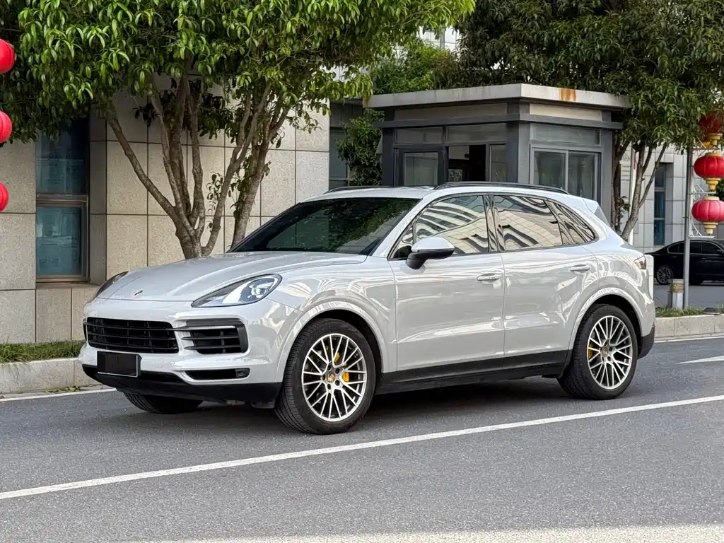 Porsche Cayenne 2018 — фото 1