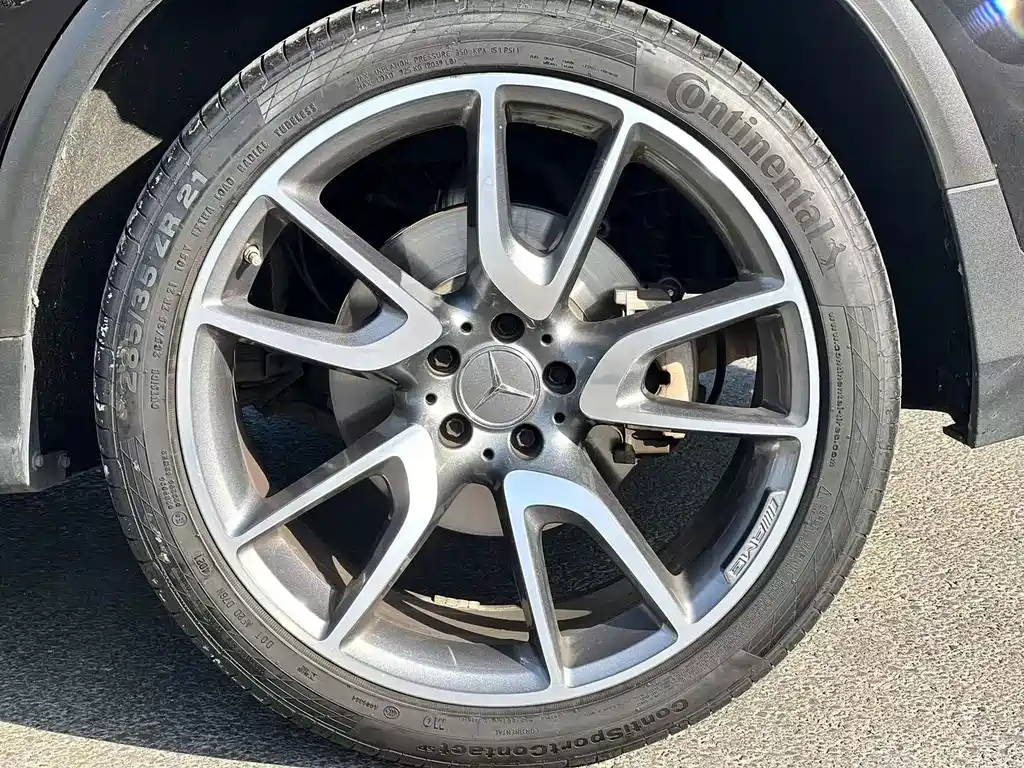Mercedes-Benz GLC AMG 2018 — фото 18