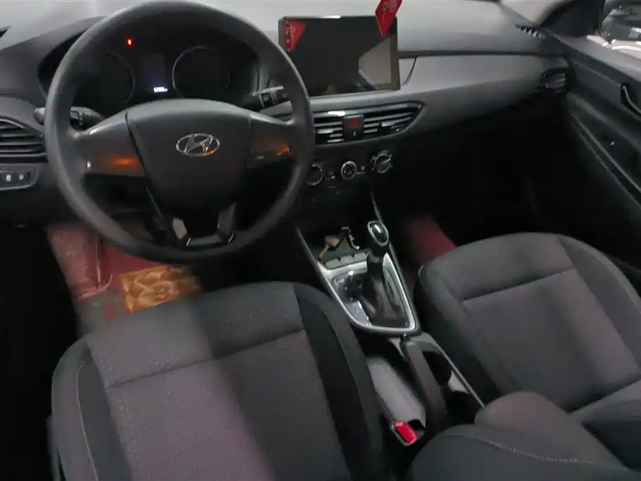 Hyundai Elantra 2018 — фото 12