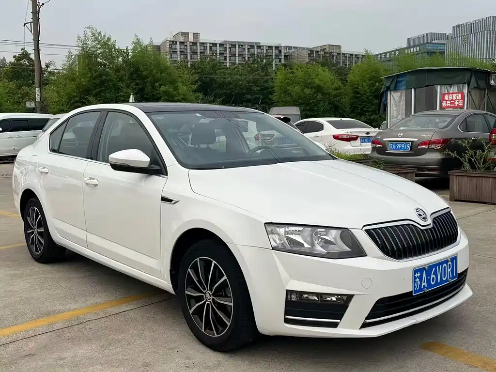 Skoda Octavia 2016 — фото 3