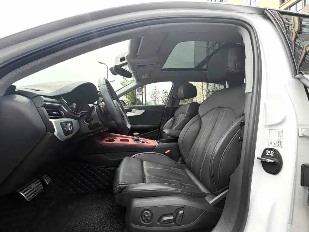 Audi A4L 2023