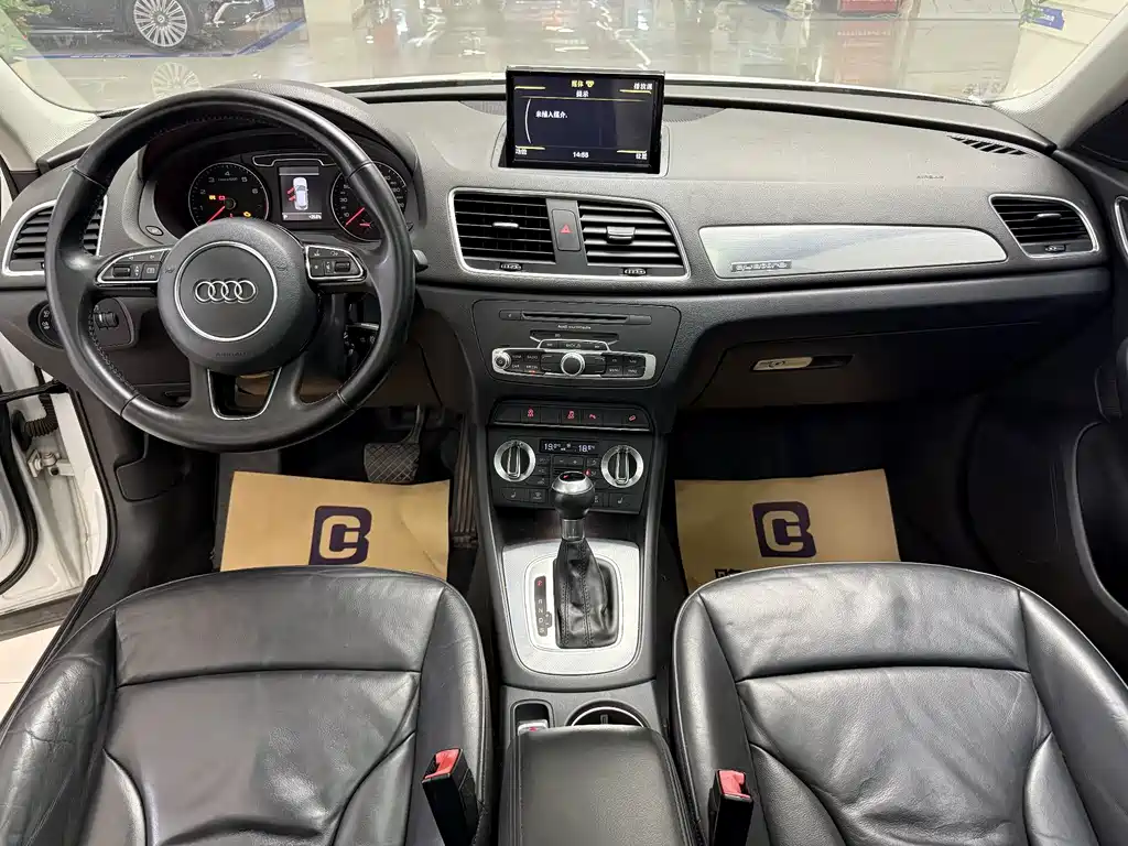 Audi Q3 2016 — фото 8