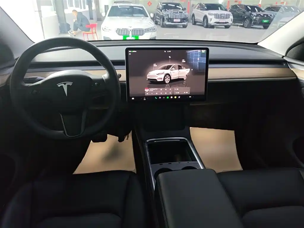 Tesla Model Y 2023 — фото 10