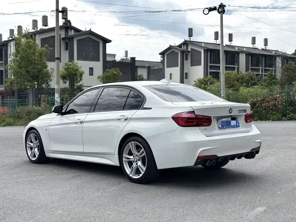 BMW 3 Series 2017 — фото 9