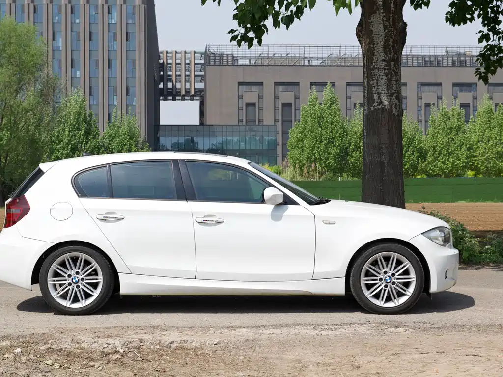 BMW 1 Series 2010 — фото 3
