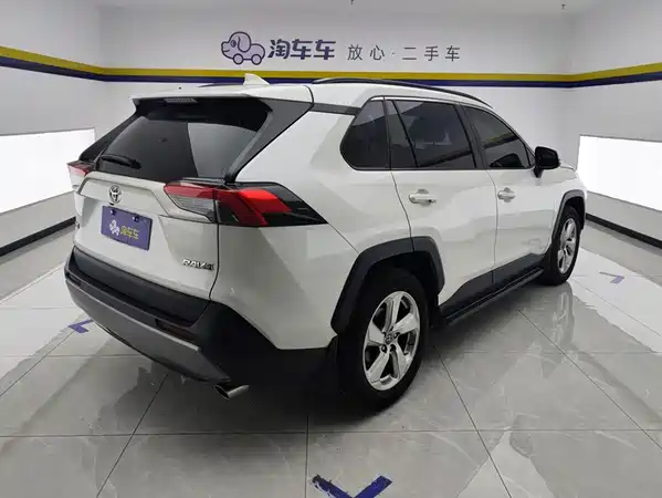 Toyota RAV4 2021