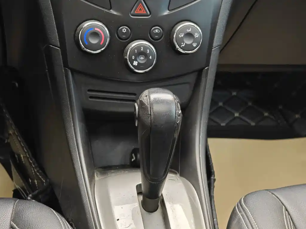 Chevrolet Trax 2015 — фото 17