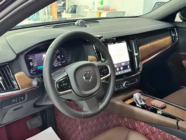 Volvo S90 2024