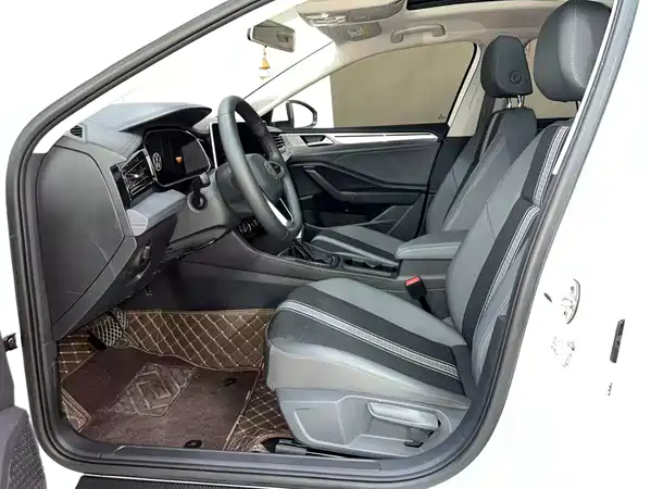 Volkswagen Sagitar 2024