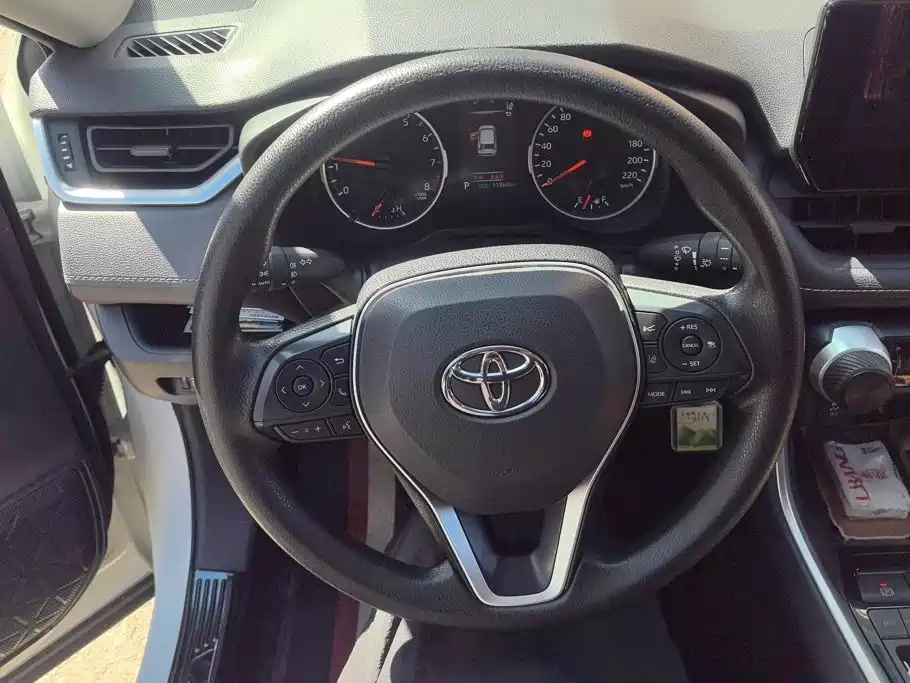 Toyota RAV4 2024 — фото 15