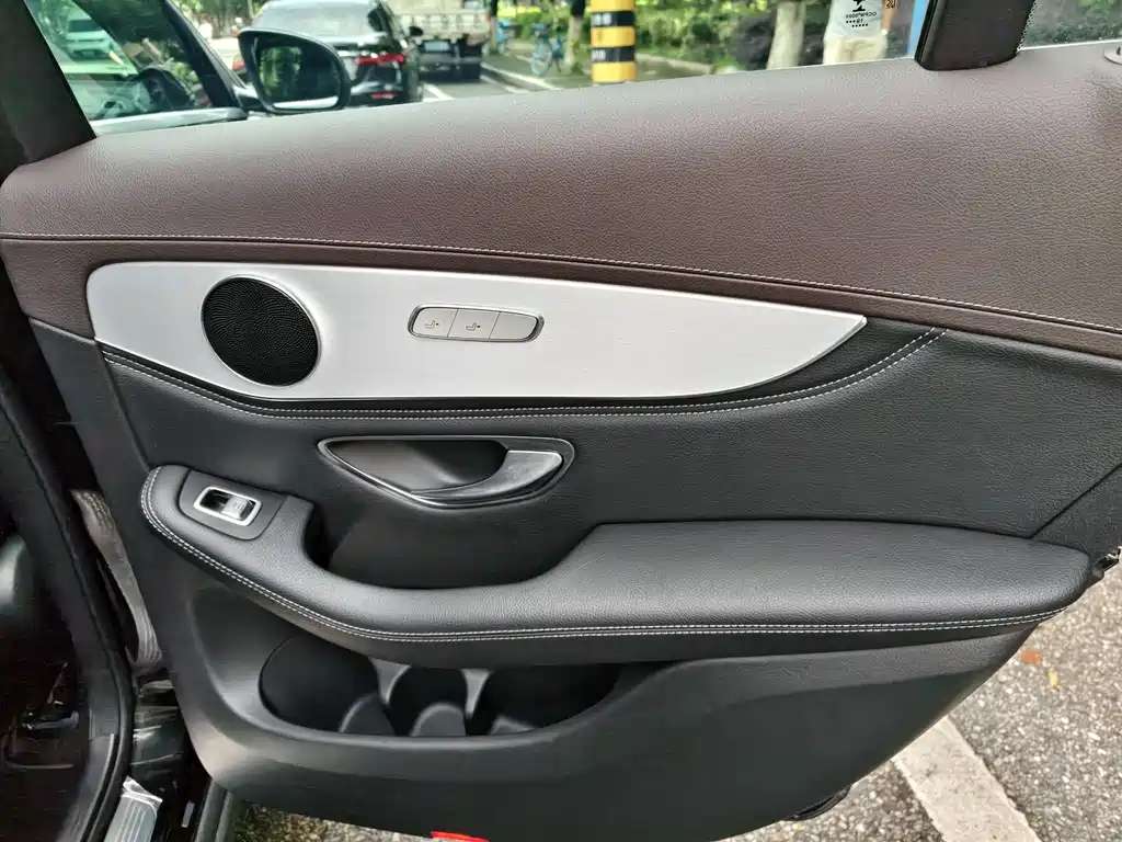 Mercedes-Benz GLC 2020 — фото 20