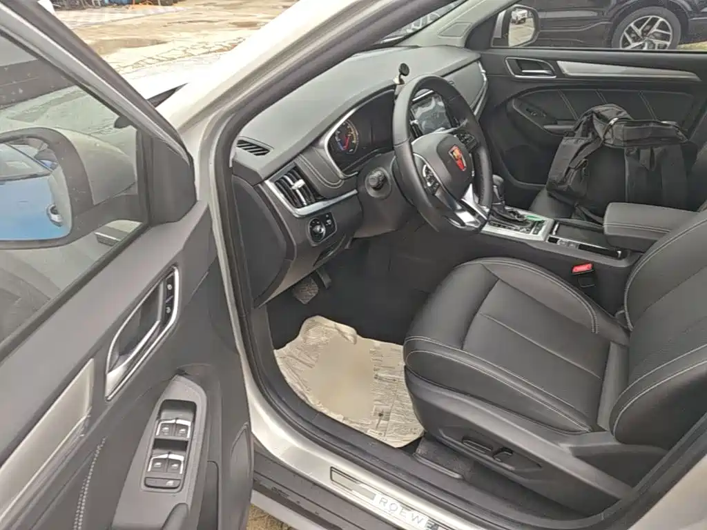 Roewe RX5 New Energy 2020 — фото 16