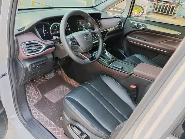 GAC Trumpchi M6 2023