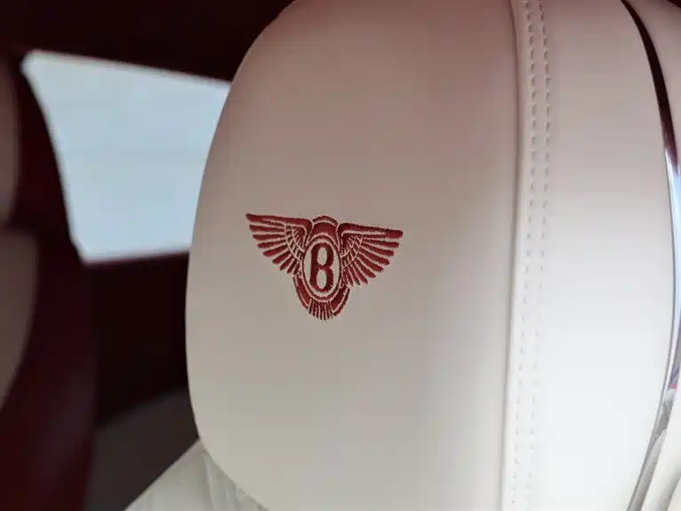 Bentley Continental 2023 — фото 26