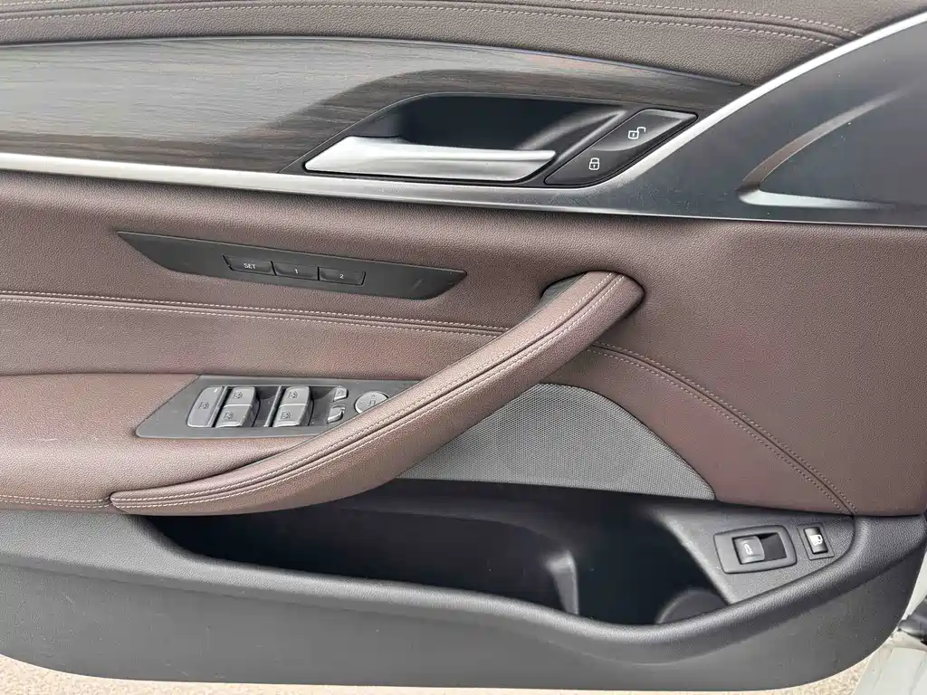 BMW 5 Series New Energy 2021 — фото 24
