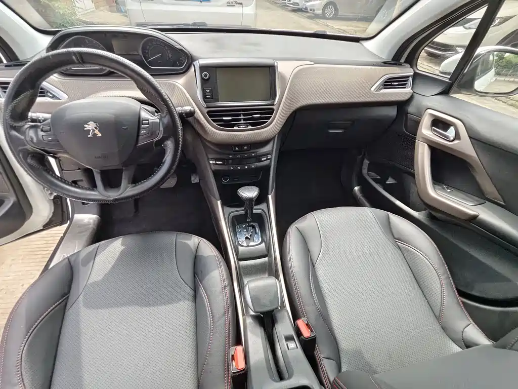 Peugeot 2008 2014