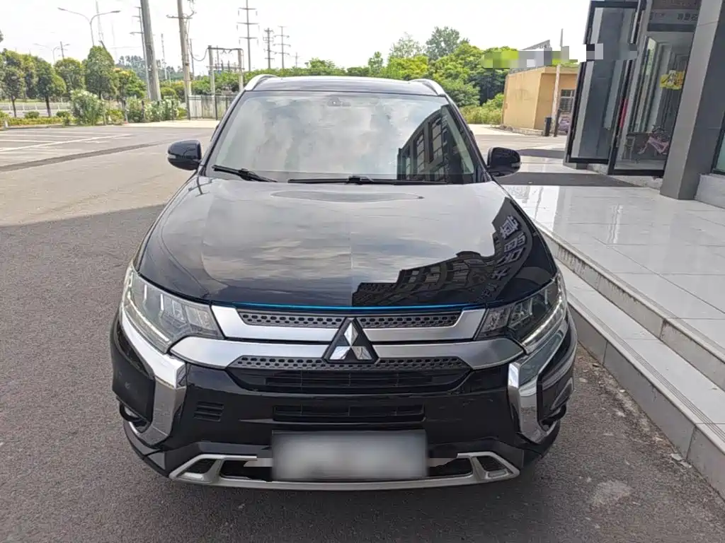Mitsubishi Outlander 2019 — фото 3