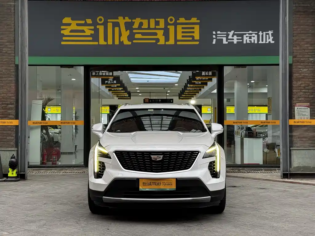 Cadillac XT4 2020 — фото 2