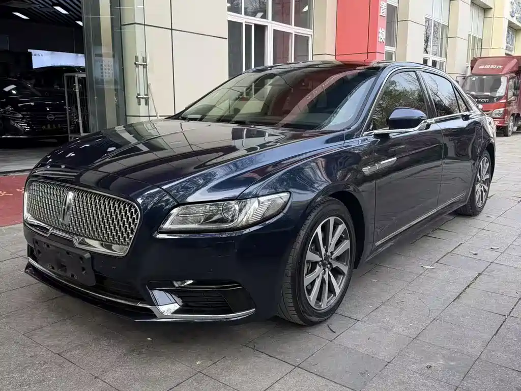 Lincoln Continental 2018 — фото 1