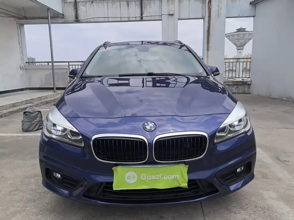 BMW 2 Series Active Tourer 2017 — фото 3