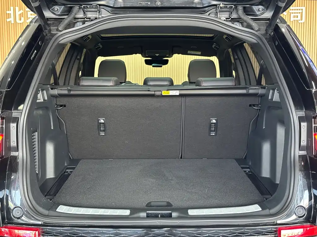 Land Rover Discovery Sport 2023 — фото 15