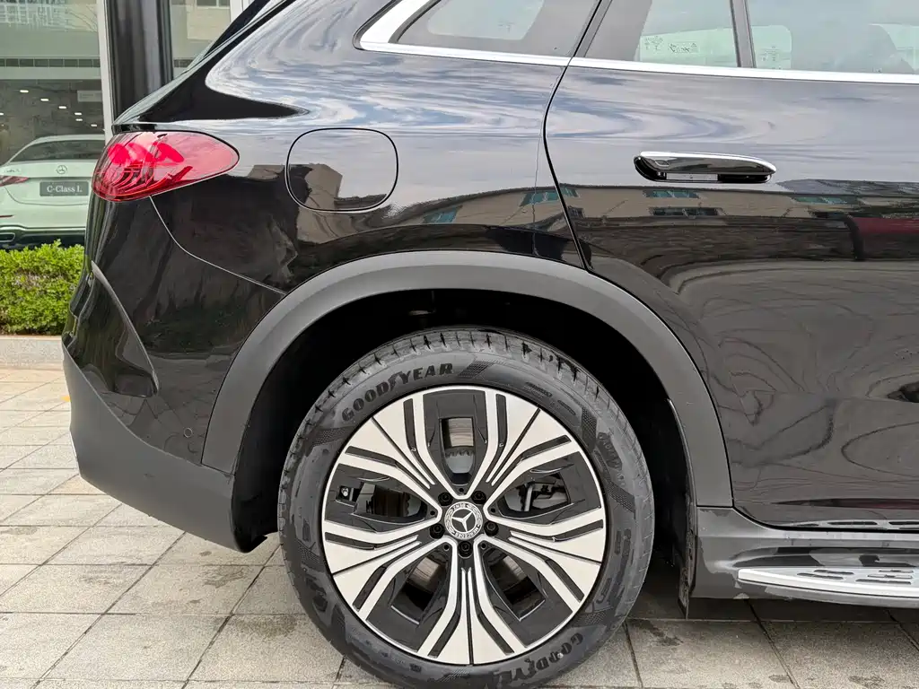 Mercedes-Benz EQE SUV 2025 — фото 14