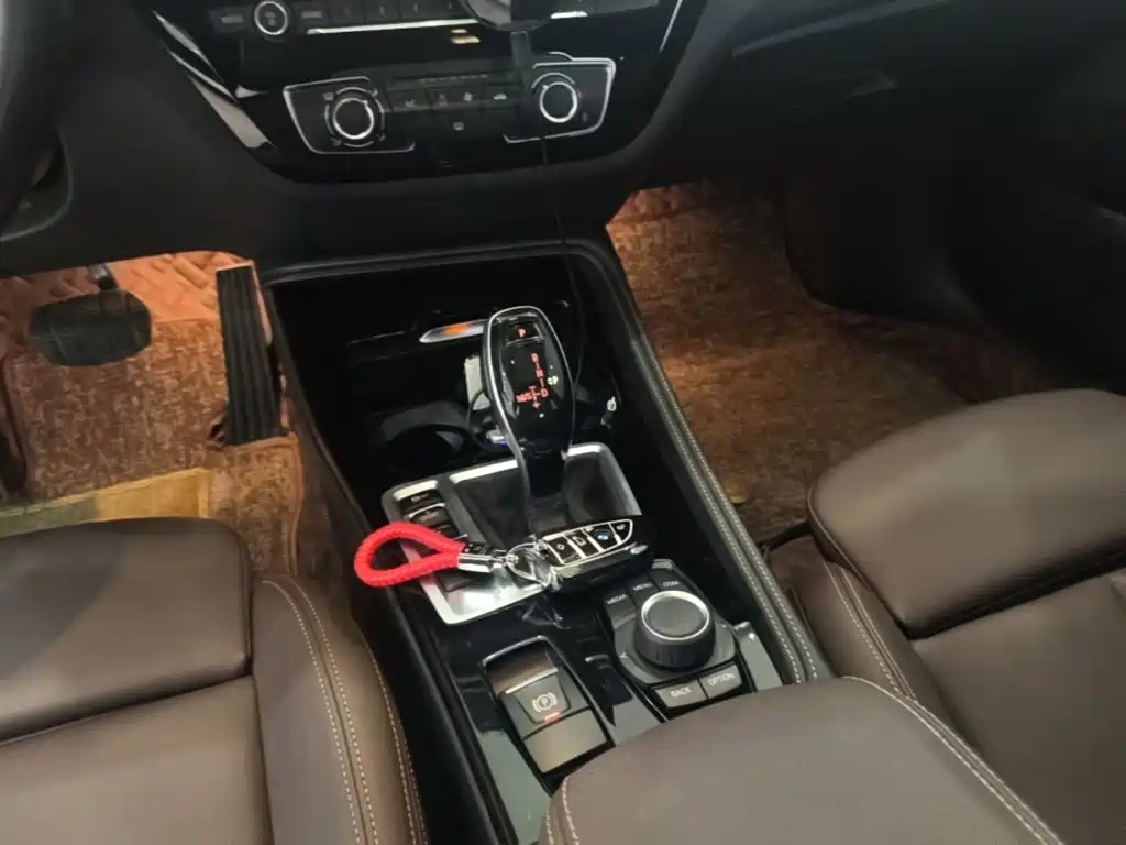 BMW 1 Series 2020 — фото 14
