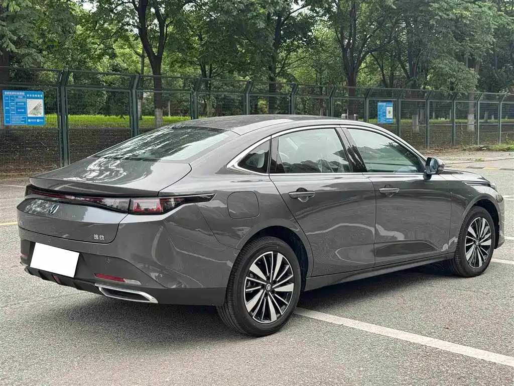 Changan Eado PHEV 2026 — фото 10