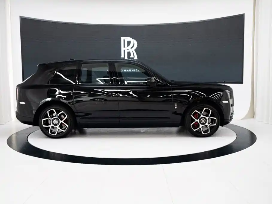 Rolls-Royce Cullinan 2021 — фото 8