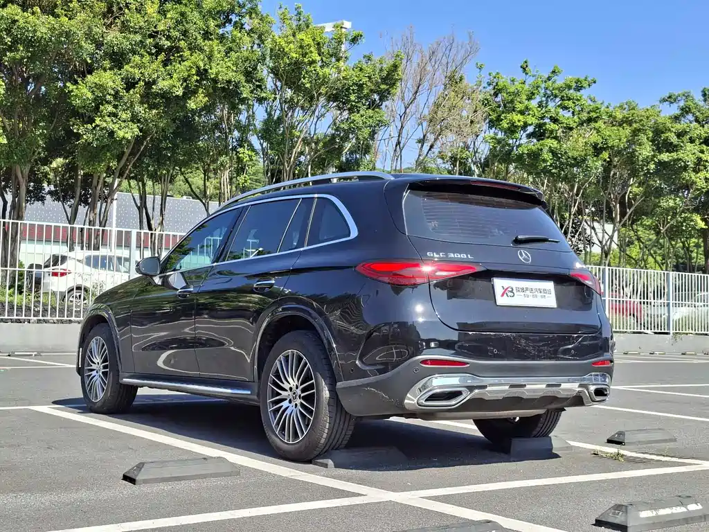 Mercedes-Benz GLC 2025