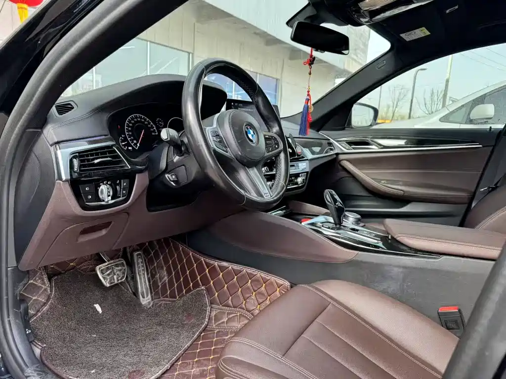 BMW 5 Series 2019 — фото 4
