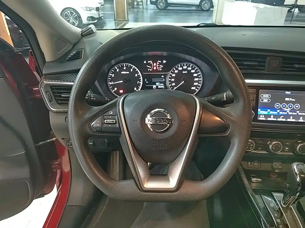 Nissan Bluebird 2016 — фото 11