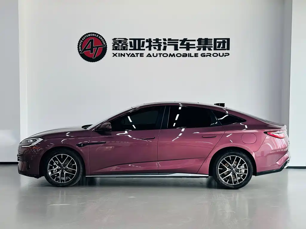 BYD Seal 07 DM-i 2025 — фото 4