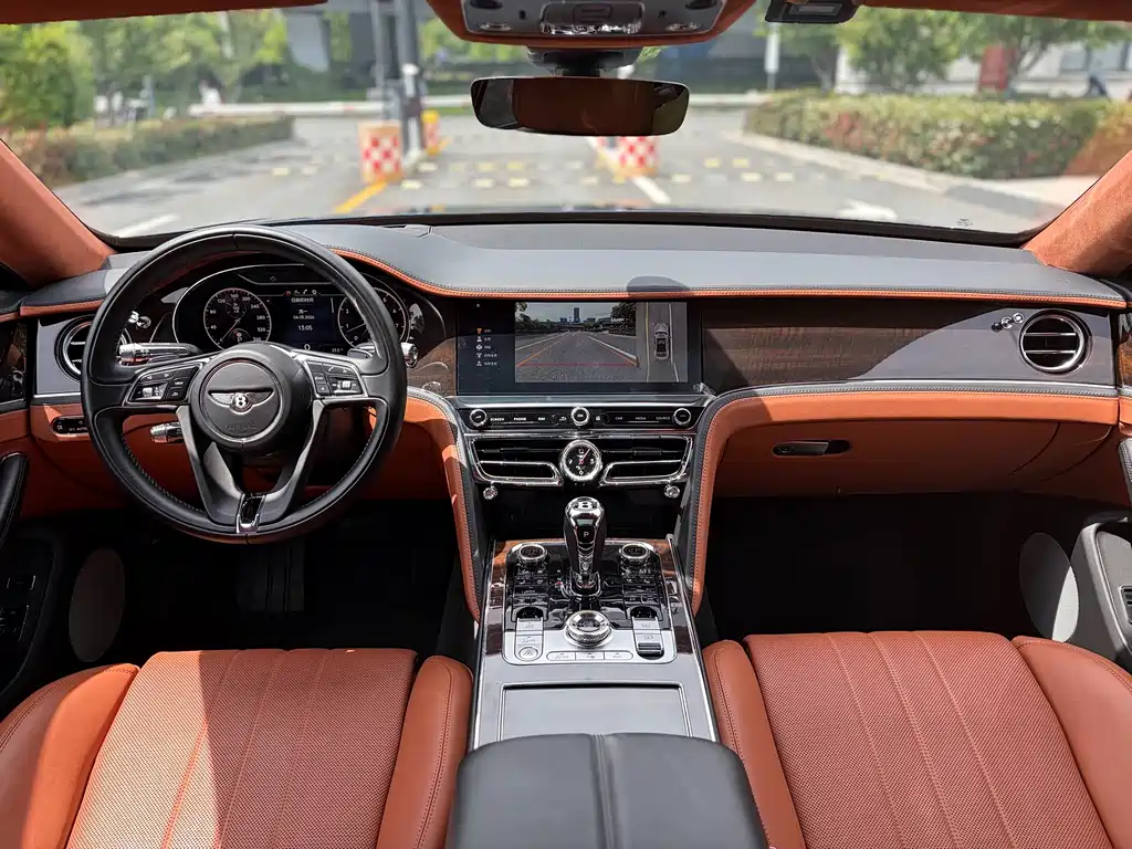 Bentley Flying Spur 2021 — фото 14
