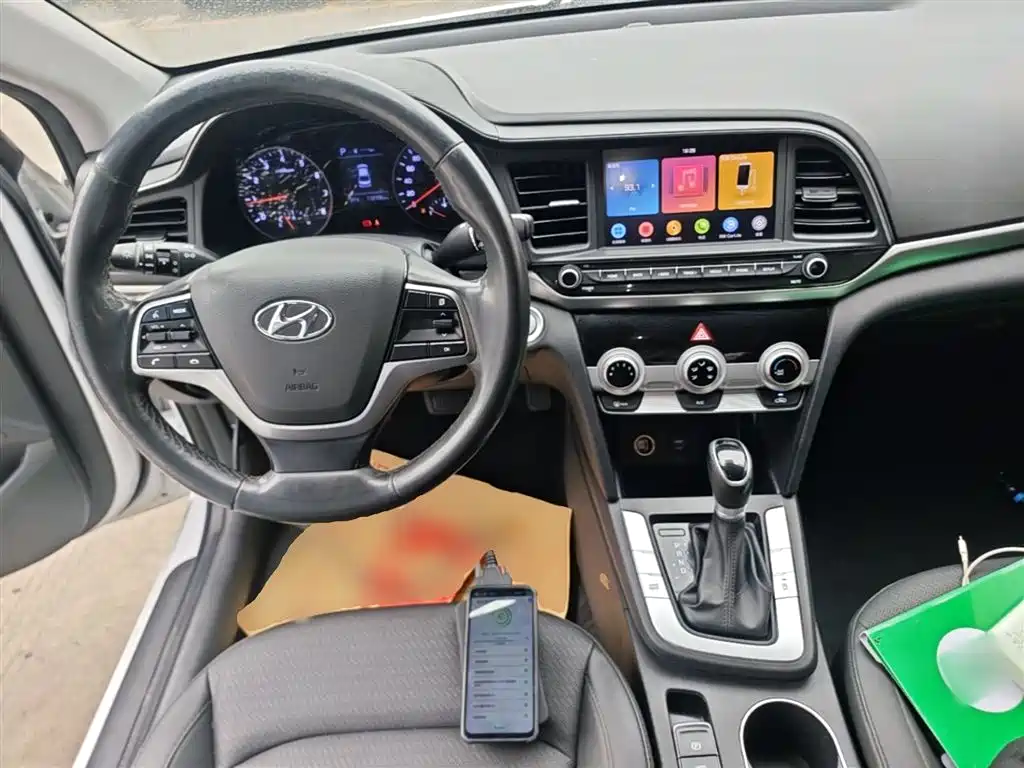 Hyundai Elantra 2020 — фото 10