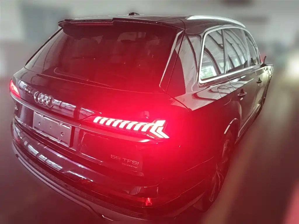 Audi Q7 2020 — фото 12