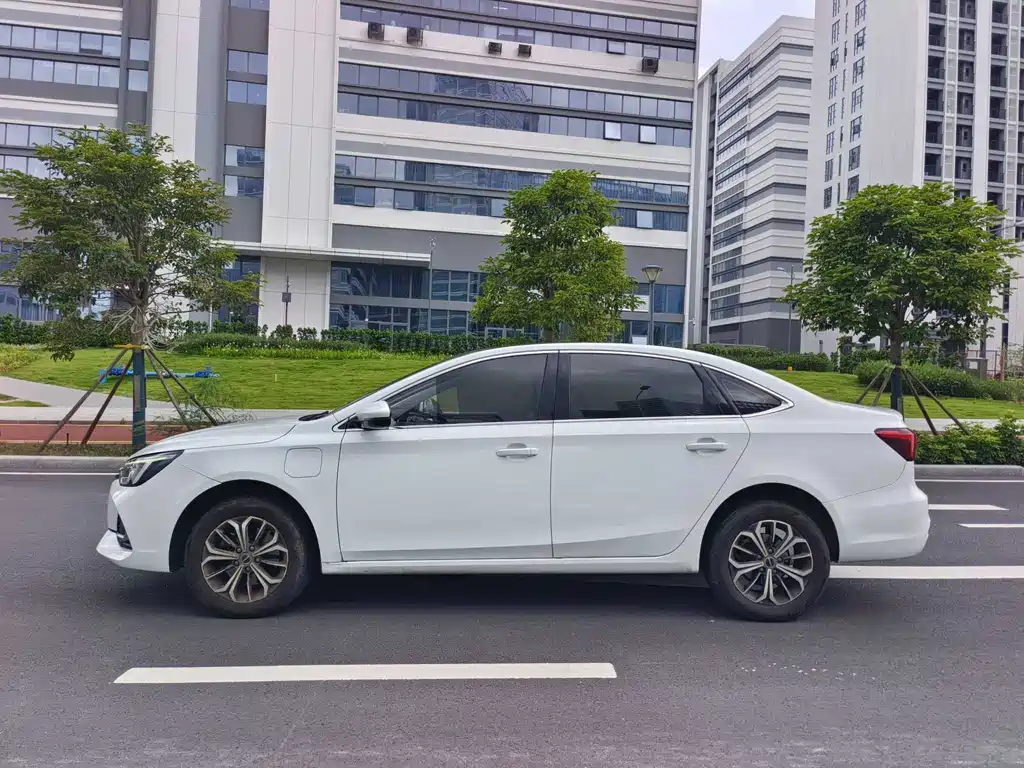 Roewe i6 MAX New Energy 2023 — фото 10