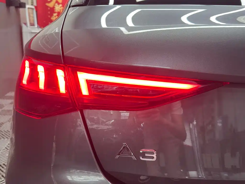 Audi A3 2023 — фото 9