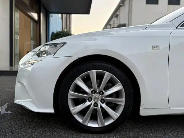 Lexus IS 2016