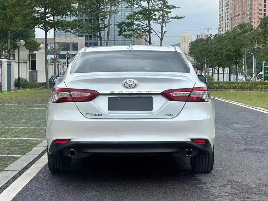 Toyota Camry 2021 — фото 6