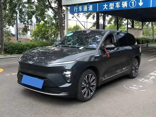 NIO ES8 2024