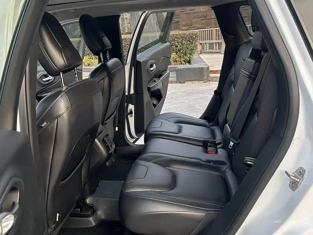 Jeep Cherokee 2015 — фото 17