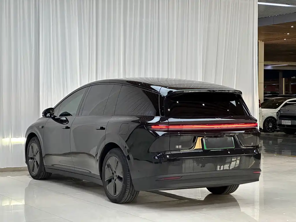 Li Auto i8 2026 — фото 13